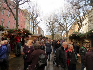 Fotgrafi af Julemarkedet på Parliament Street i York 2015